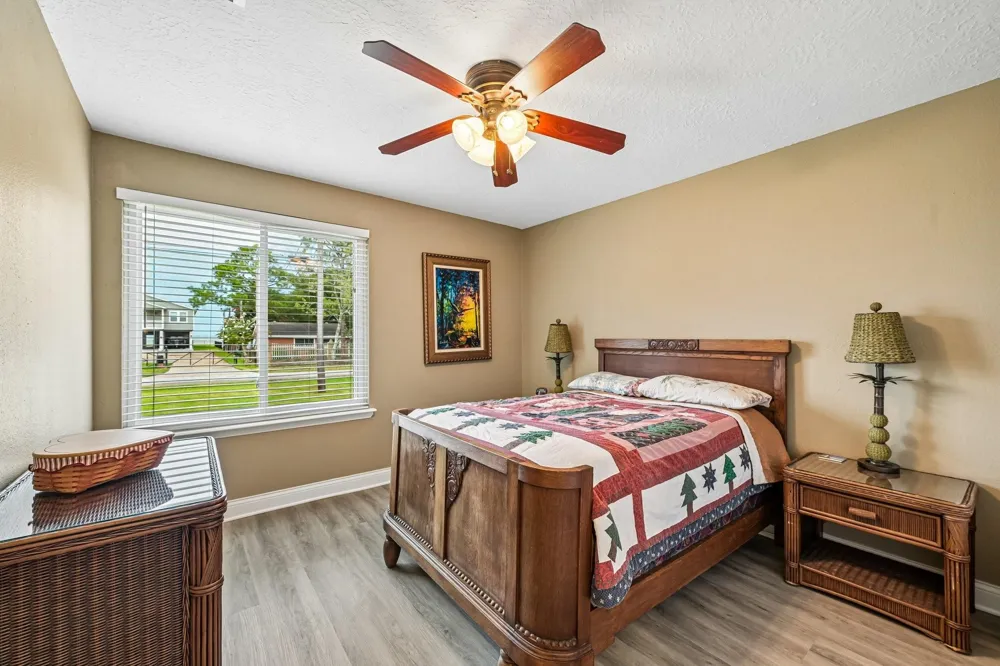 2535 Cliff Drive San Leon, TX 77539