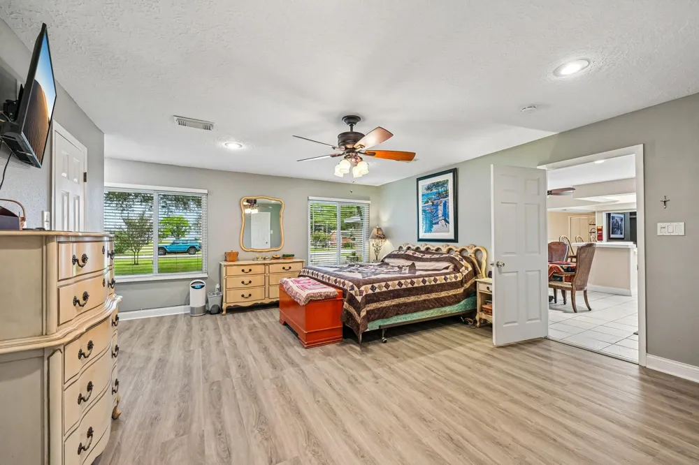 2535 Cliff Drive San Leon, TX 77539