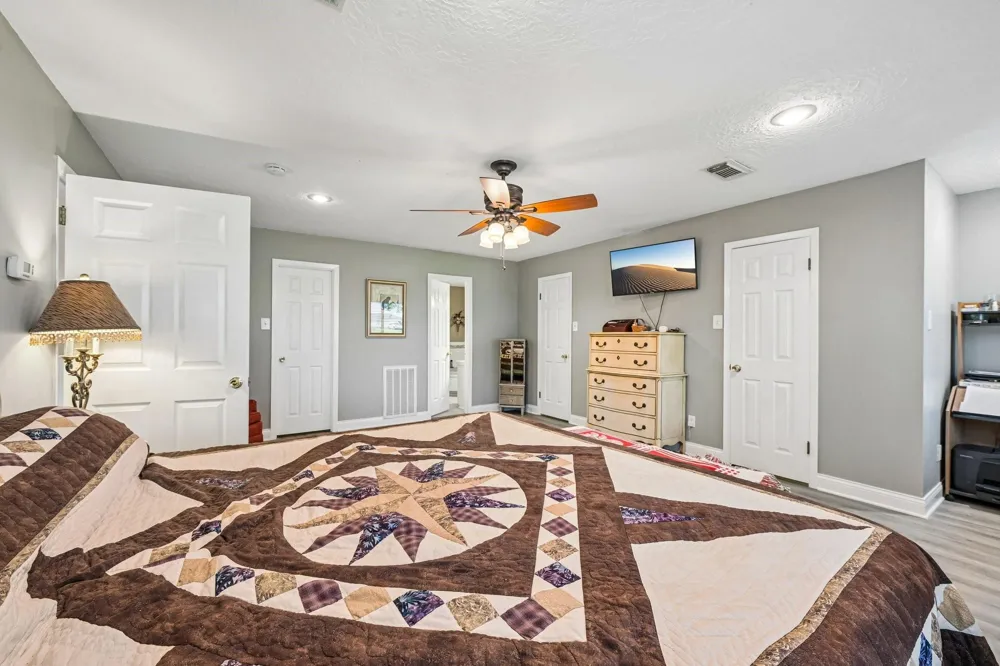 2535 Cliff Drive San Leon, TX 77539