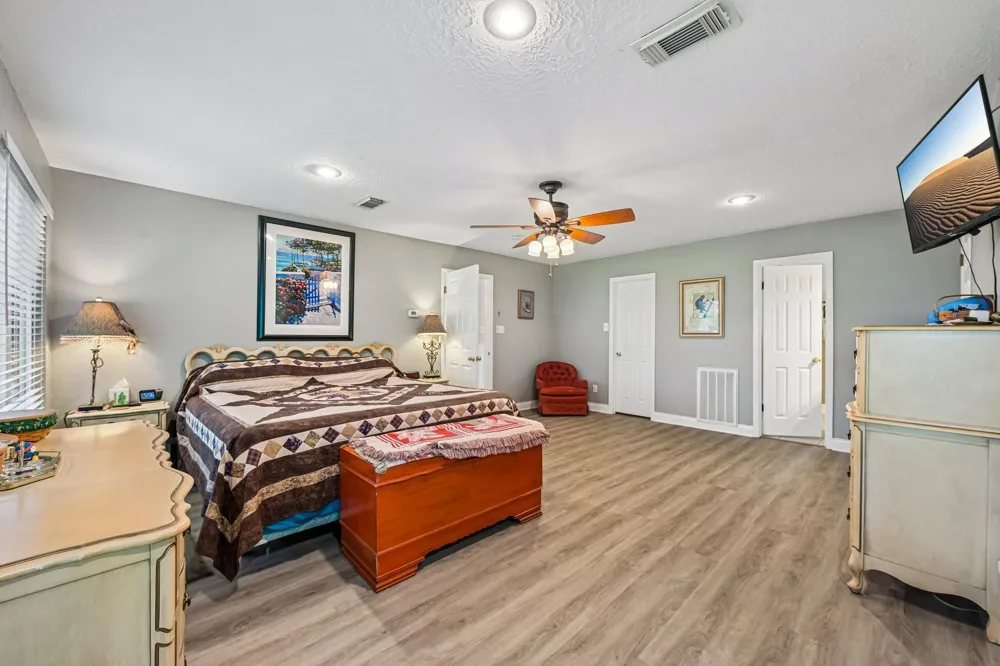 2535 Cliff Drive San Leon, TX 77539
