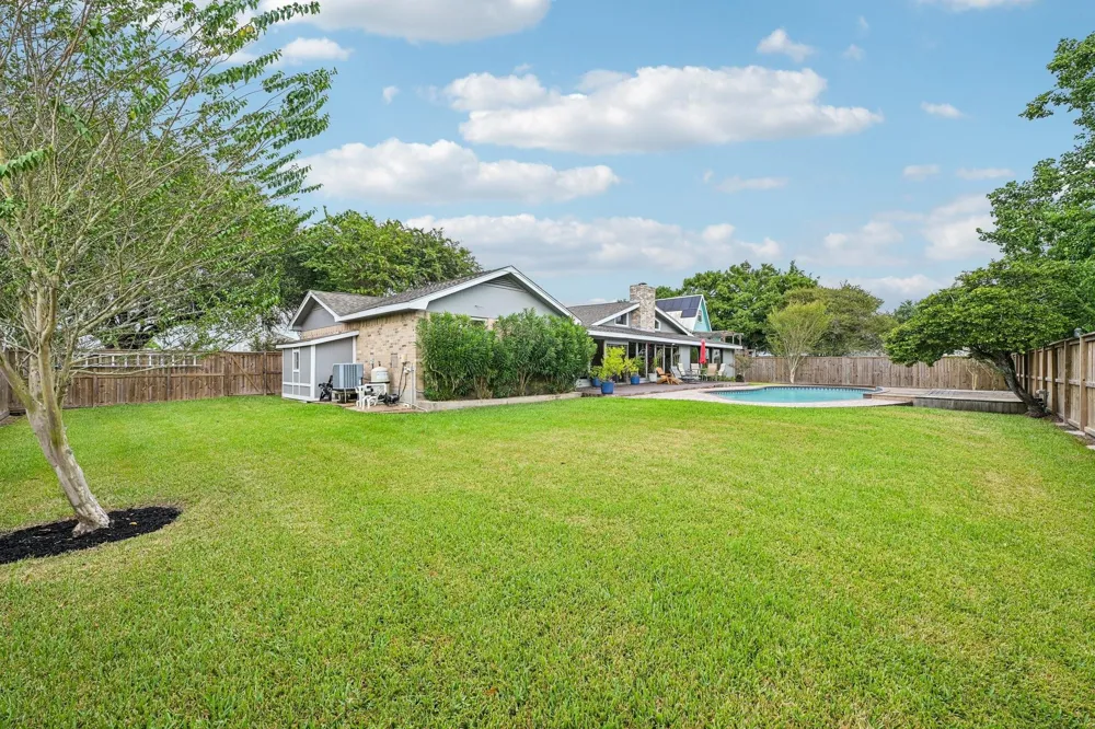 2535 Cliff Drive San Leon, TX 77539