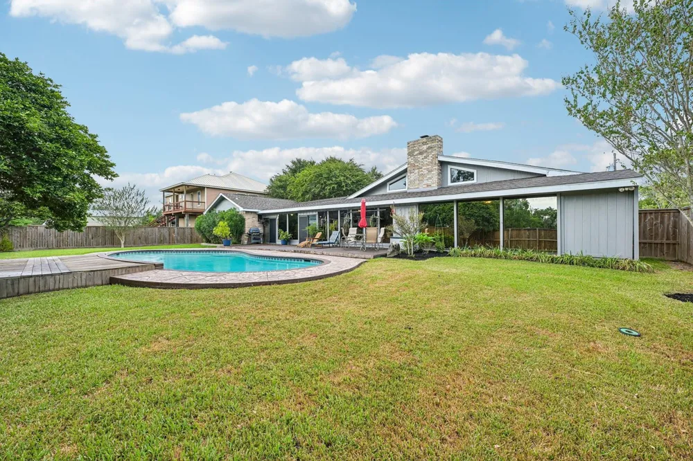 2535 Cliff Drive San Leon, TX 77539