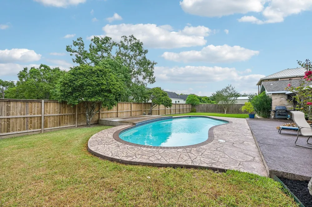 2535 Cliff Drive San Leon, TX 77539