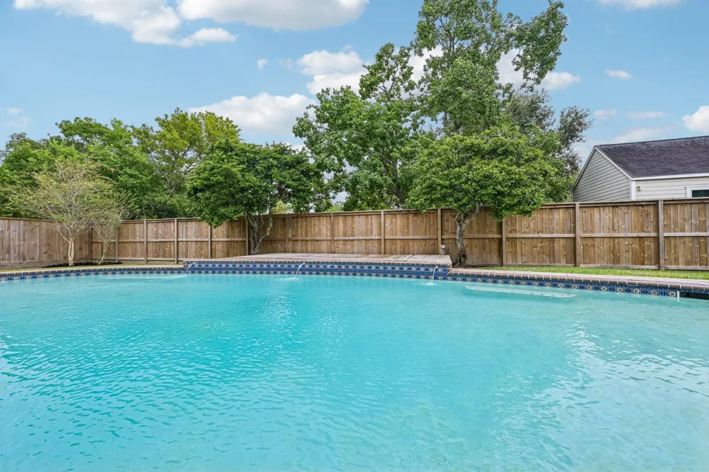2535 Cliff Drive San Leon, TX 77539