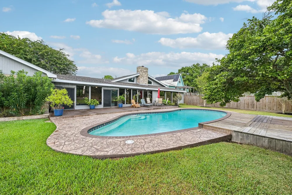 2535 Cliff Drive San Leon, TX 77539