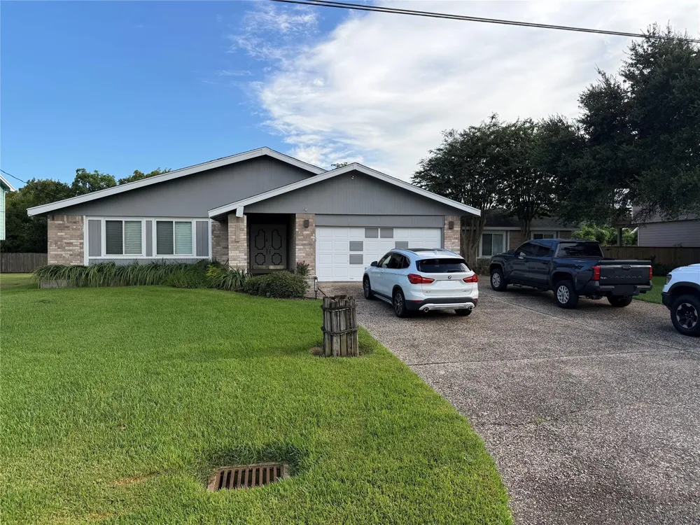 2535 Cliff Drive San Leon, TX 77539