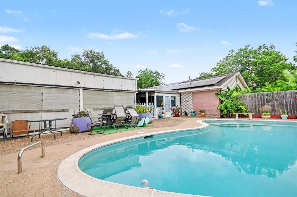 5526 Avenue F Santa Fe, TX 77510