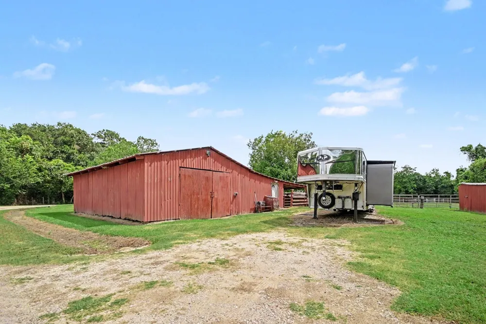 5526 Avenue F Santa Fe, TX 77510