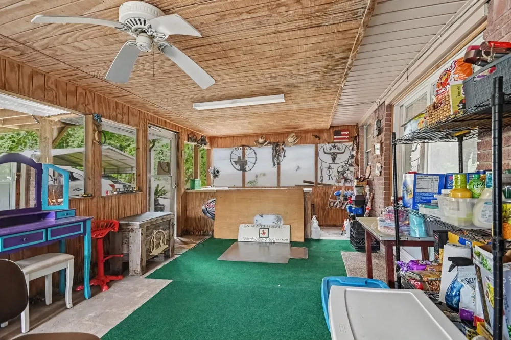5526 Avenue F Santa Fe, TX 77510