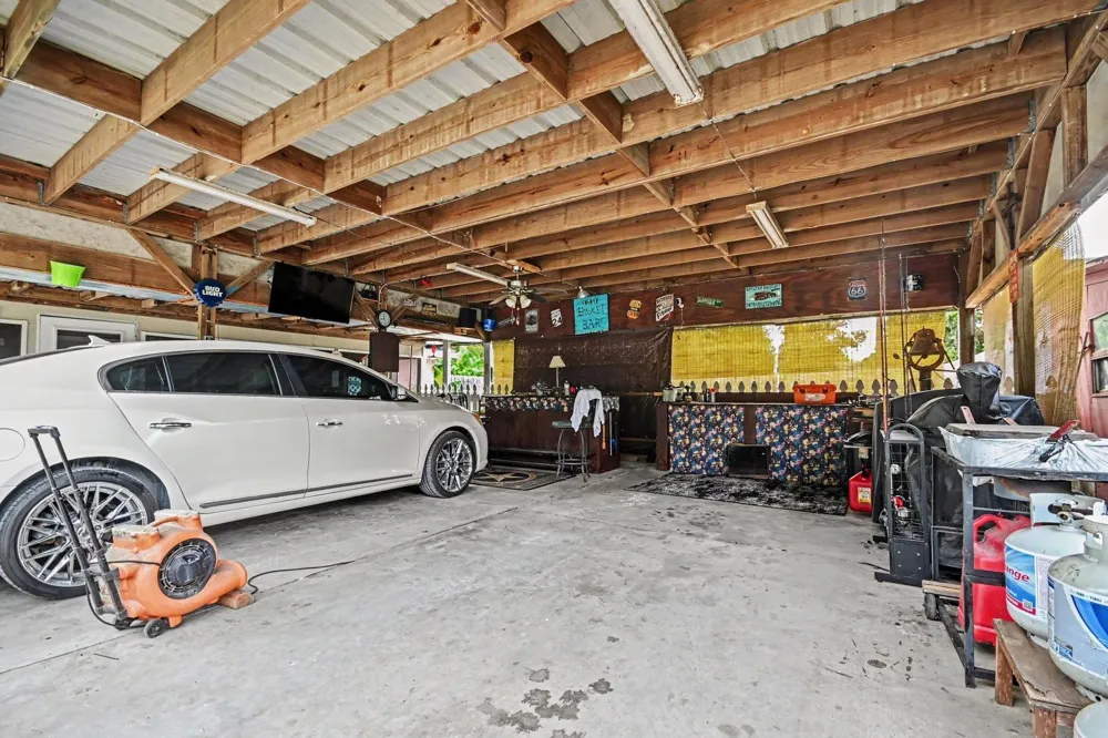 5526 Avenue F Santa Fe, TX 77510