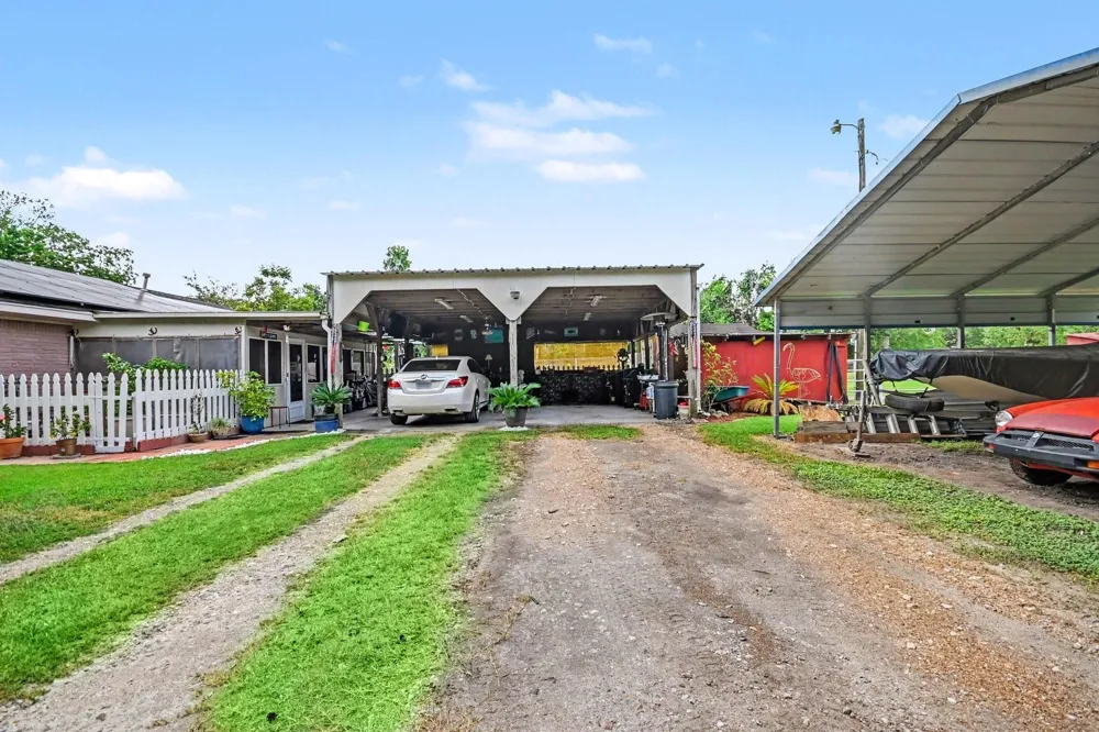 5526 Avenue F Santa Fe, TX 77510