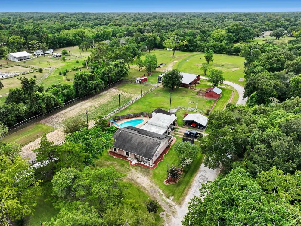 5526 Avenue F Santa Fe, TX 77510