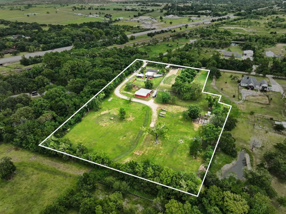 5526 Avenue F Santa Fe, TX 77510