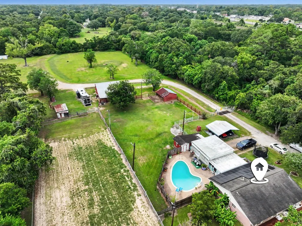 5526 Avenue F Santa Fe, TX 77510