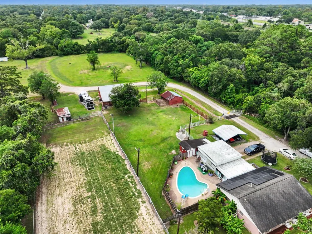 5526 Avenue F Santa Fe, TX 77510