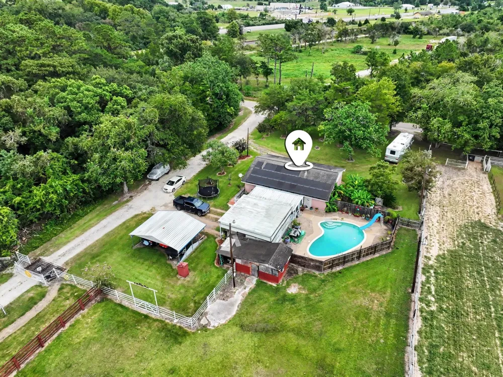 5526 Avenue F Santa Fe, TX 77510
