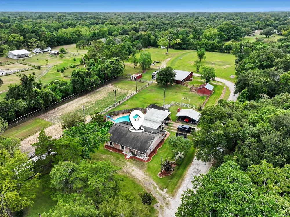 5526 Avenue F Santa Fe, TX 77510