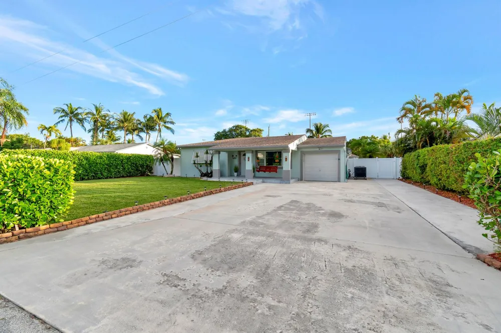 310 GULFSTREAM DRIVE Delray Beach, FL 33444