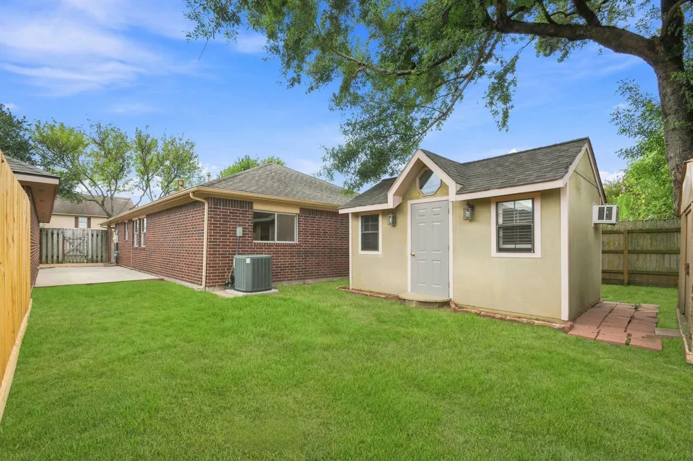 8105 Aspen Street Texas City, TX 77591