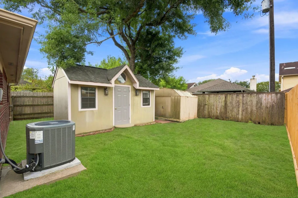 8105 Aspen Street Texas City, TX 77591