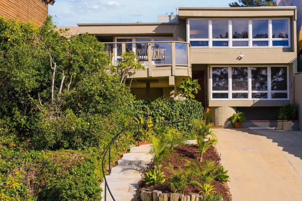 13635 Pine Needles Drive Del Mar, CA 92014