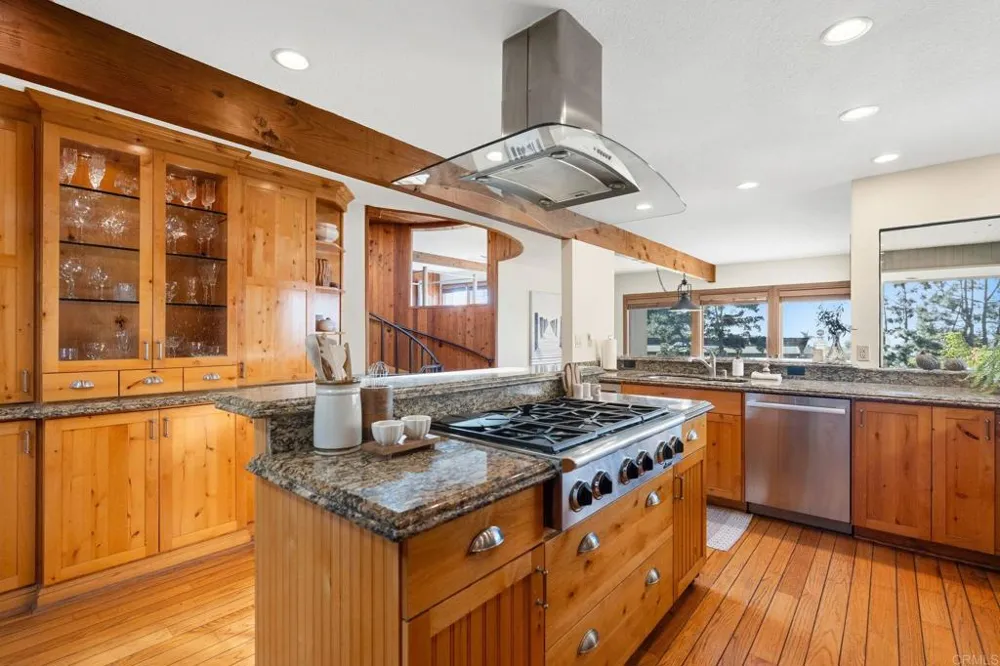 13635 Pine Needles Drive Del Mar, CA 92014