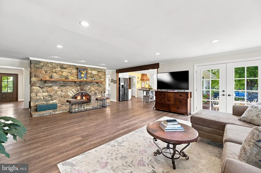 34994 WILLIAMS GAP ROAD Round Hill, VA 20141
