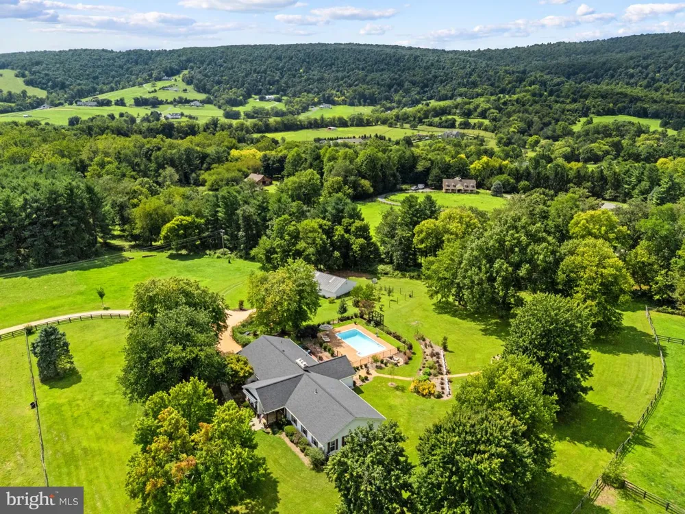34994 WILLIAMS GAP ROAD Round Hill, VA 20141