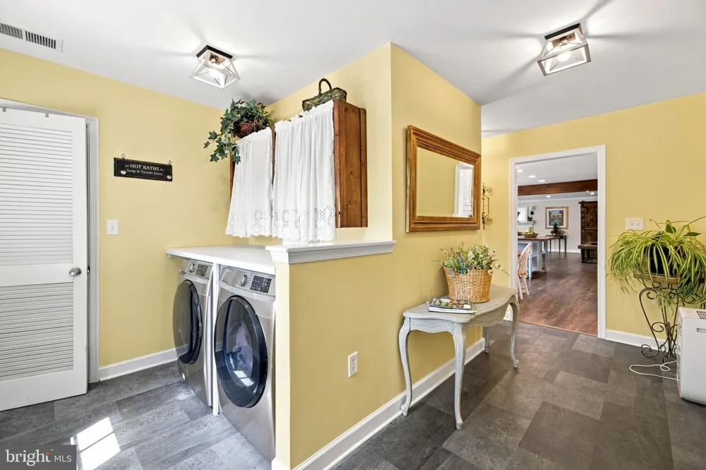34994 WILLIAMS GAP ROAD Round Hill, VA 20141