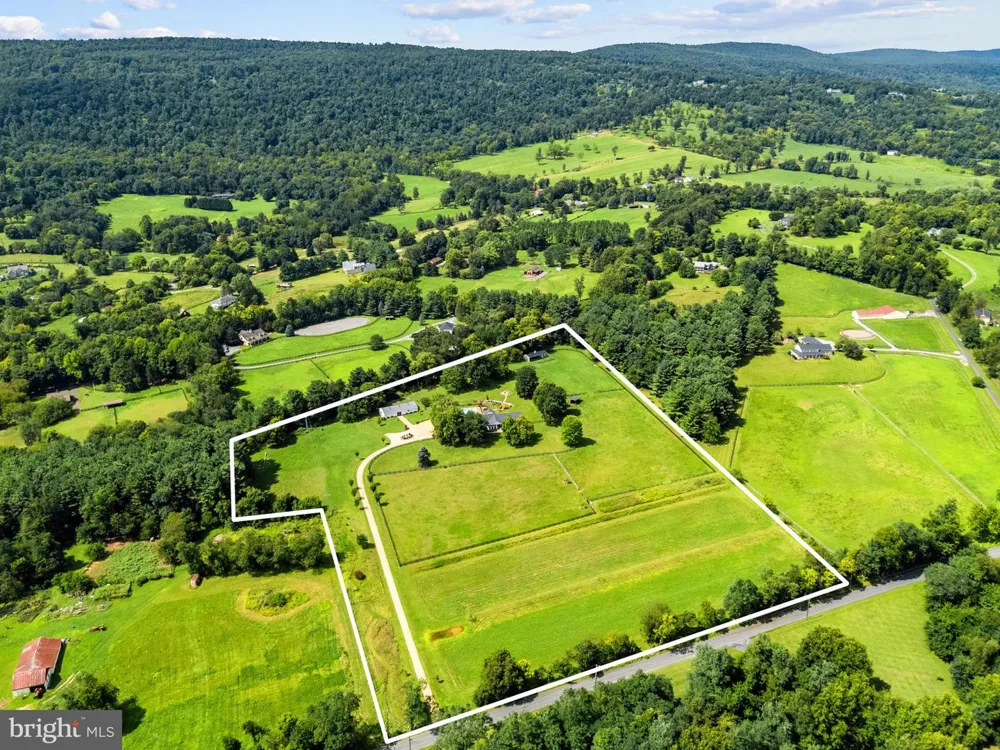 34994 WILLIAMS GAP ROAD Round Hill, VA 20141