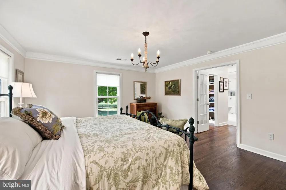 34994 WILLIAMS GAP ROAD Round Hill, VA 20141