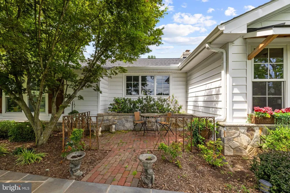34994 WILLIAMS GAP ROAD Round Hill, VA 20141