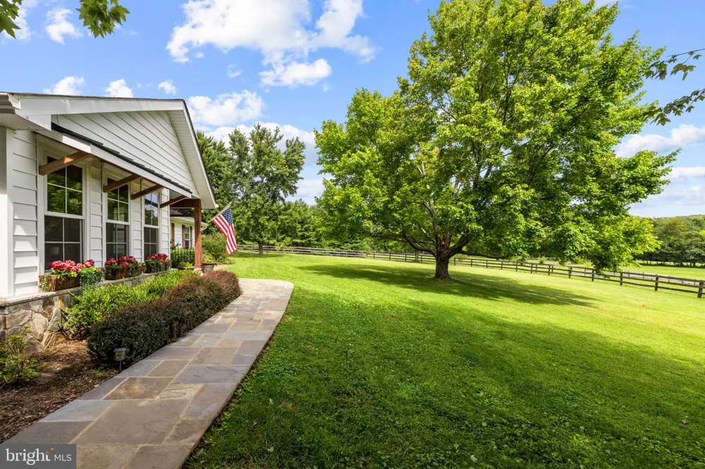 34994 WILLIAMS GAP ROAD Round Hill, VA 20141