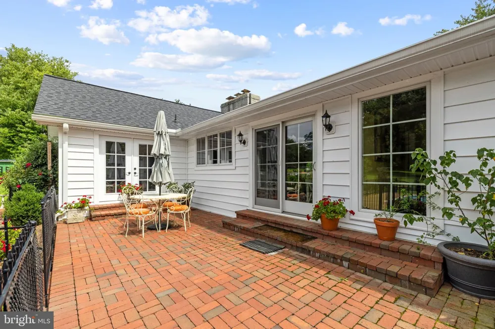 34994 WILLIAMS GAP ROAD Round Hill, VA 20141