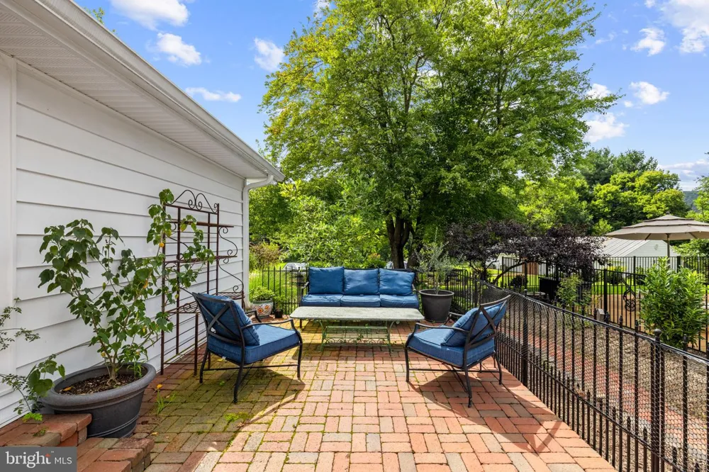 34994 WILLIAMS GAP ROAD Round Hill, VA 20141