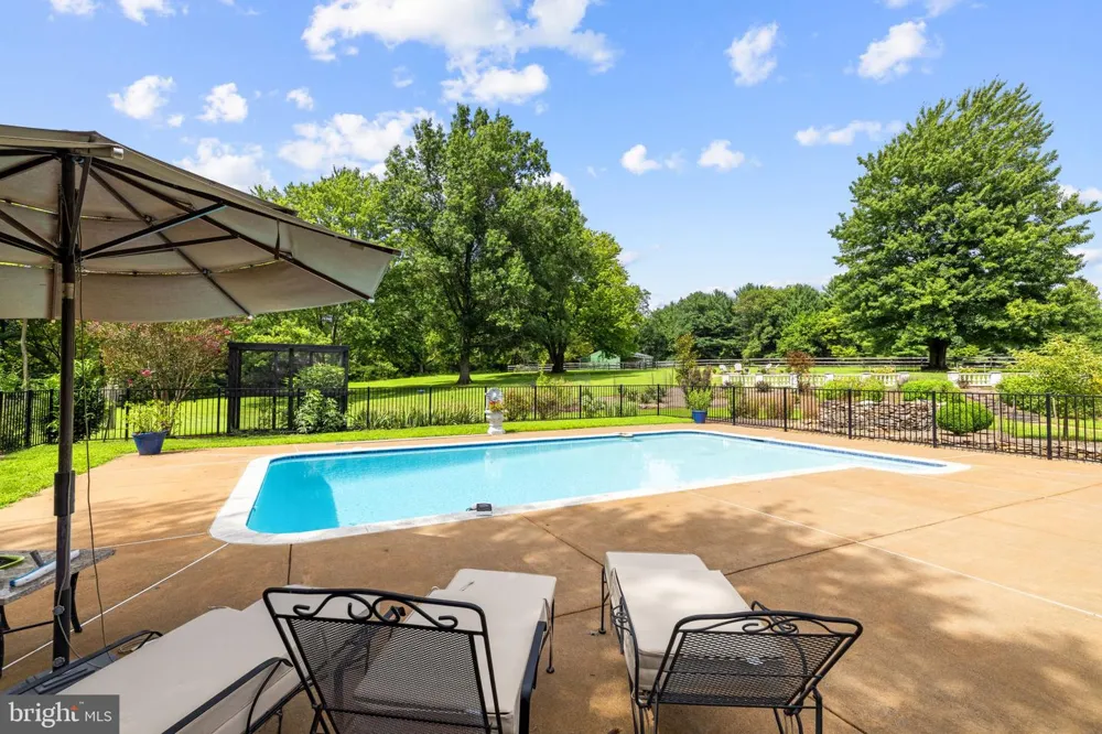 34994 WILLIAMS GAP ROAD Round Hill, VA 20141