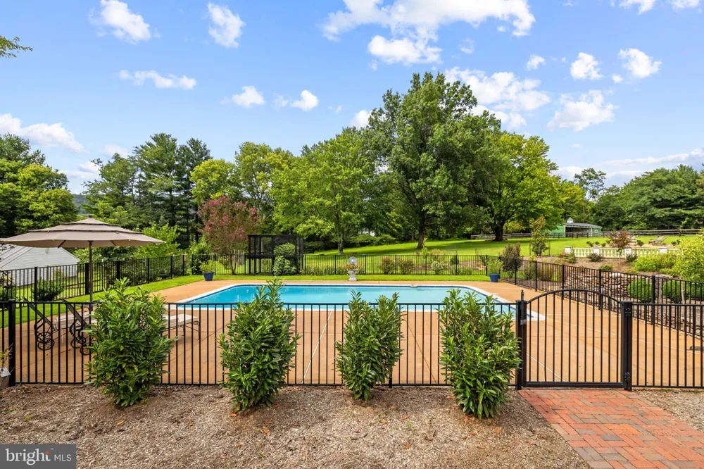 34994 WILLIAMS GAP ROAD Round Hill, VA 20141