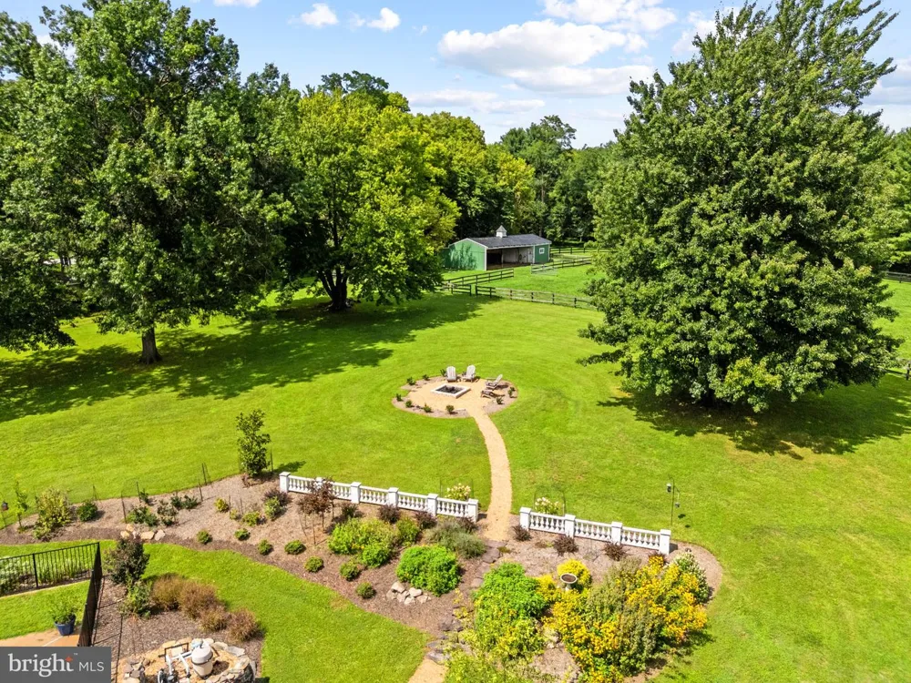 34994 WILLIAMS GAP ROAD Round Hill, VA 20141