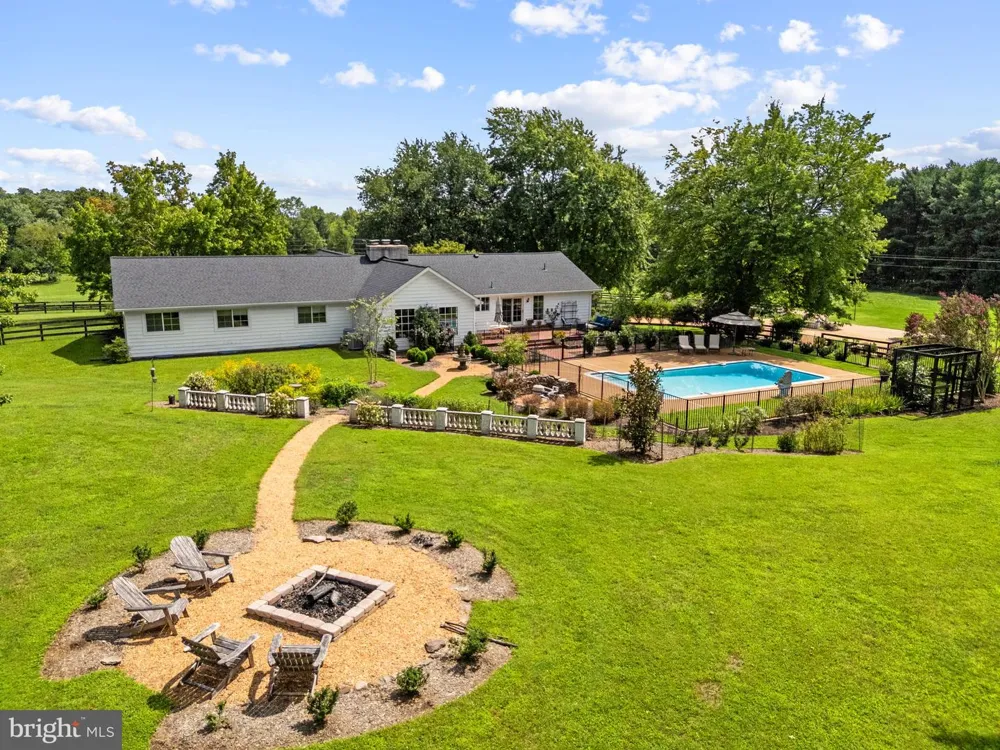 34994 WILLIAMS GAP ROAD Round Hill, VA 20141