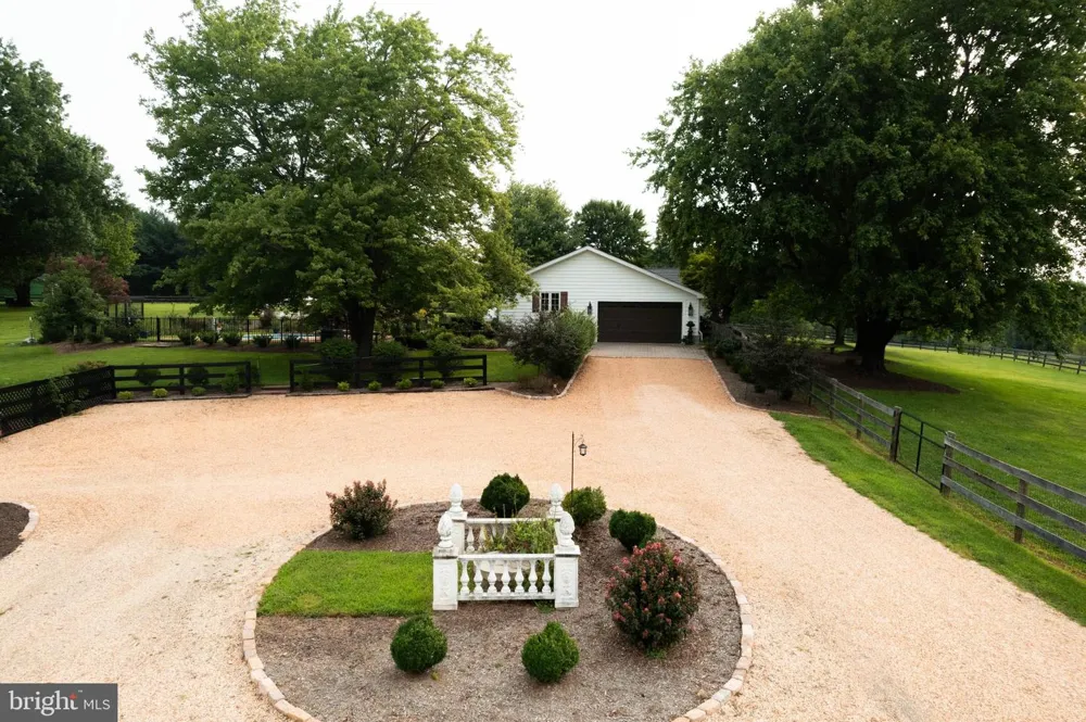 34994 WILLIAMS GAP ROAD Round Hill, VA 20141