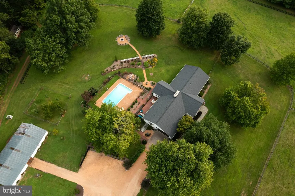 34994 WILLIAMS GAP ROAD Round Hill, VA 20141