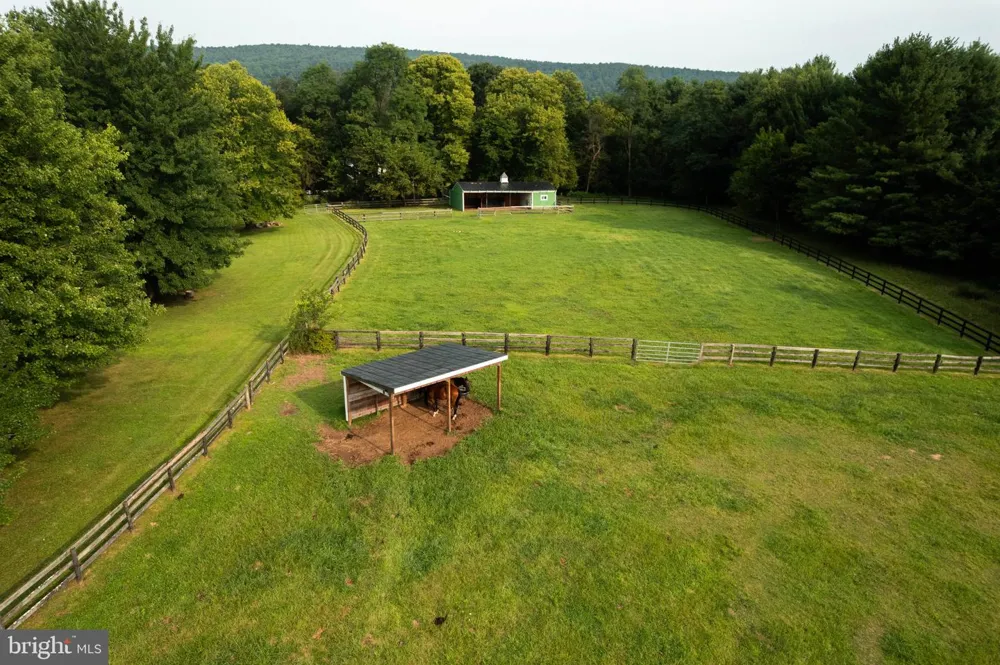 34994 WILLIAMS GAP ROAD Round Hill, VA 20141