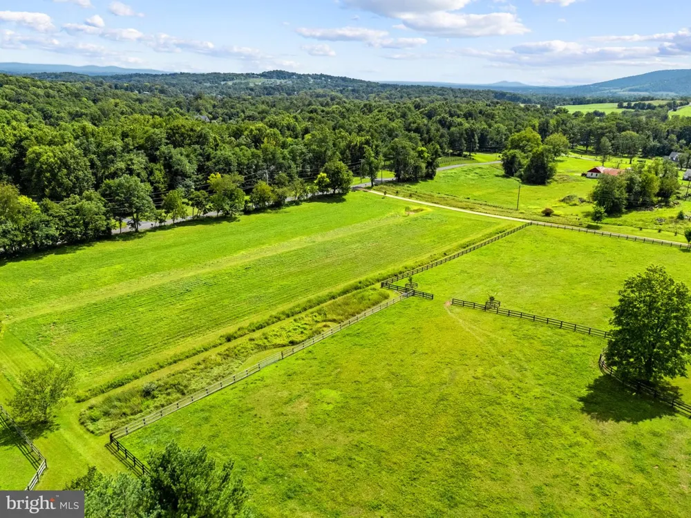 34994 WILLIAMS GAP ROAD Round Hill, VA 20141