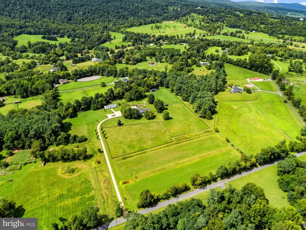 34994 WILLIAMS GAP ROAD Round Hill, VA 20141