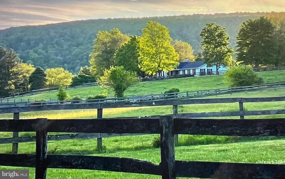 34994 WILLIAMS GAP ROAD Round Hill, VA 20141