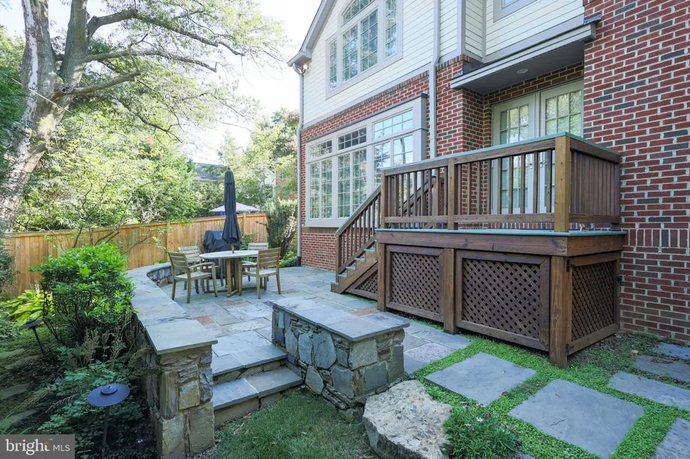 525 OXFORD STREET Arlington, VA 22203