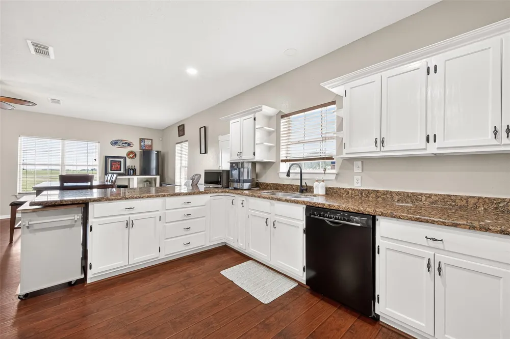 11802 Padon Road Needville, TX 77461