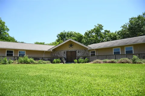 561 Lakeway Drive