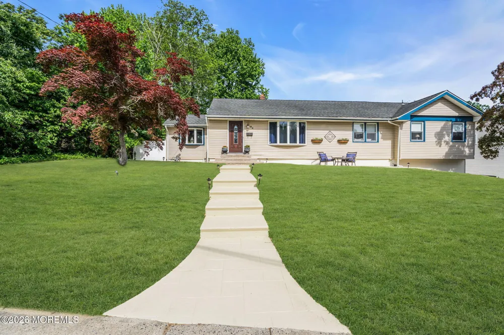 35 Richard Terrace Middletown, NJ 07748