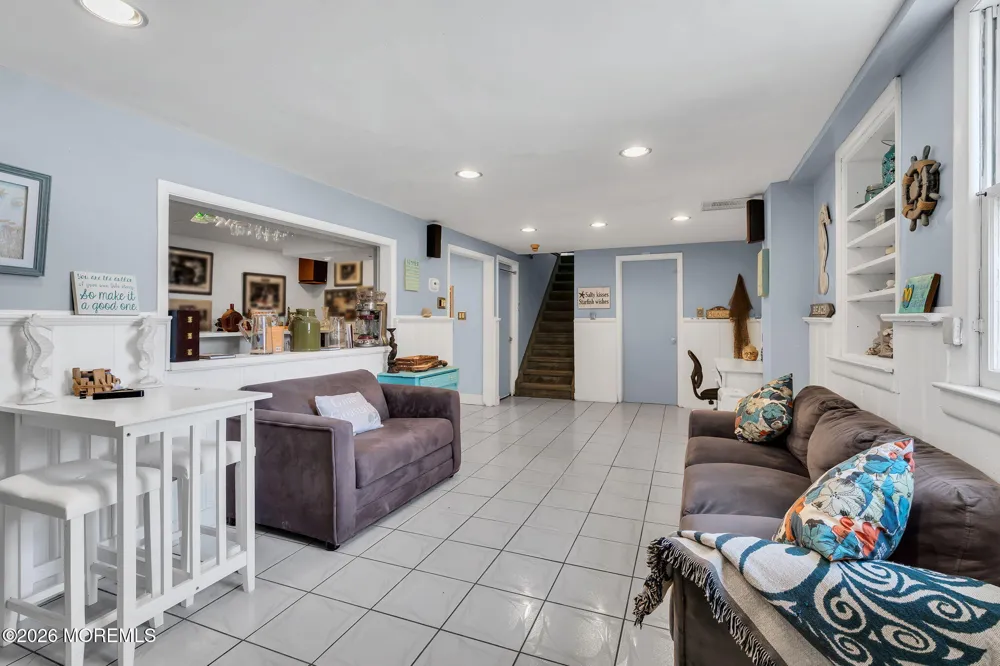35 Richard Terrace Middletown, NJ 07748